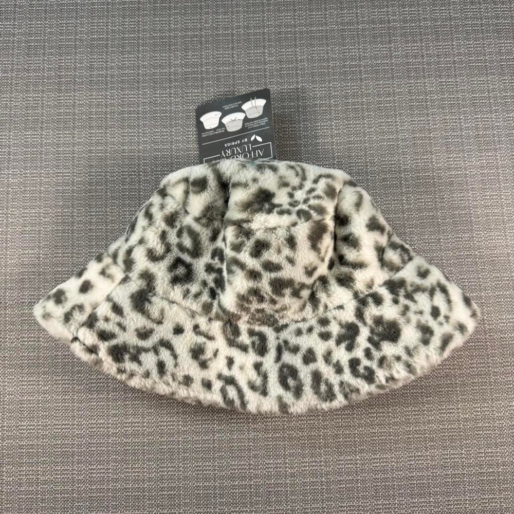 Affordable Luxury by Sprigs reversible faux fur bucket hat